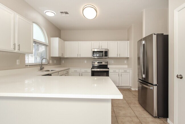 Building Photo - 2656 S 89th Ave