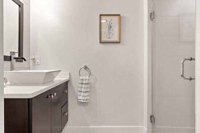 Building Photo - 12 Mohawk St