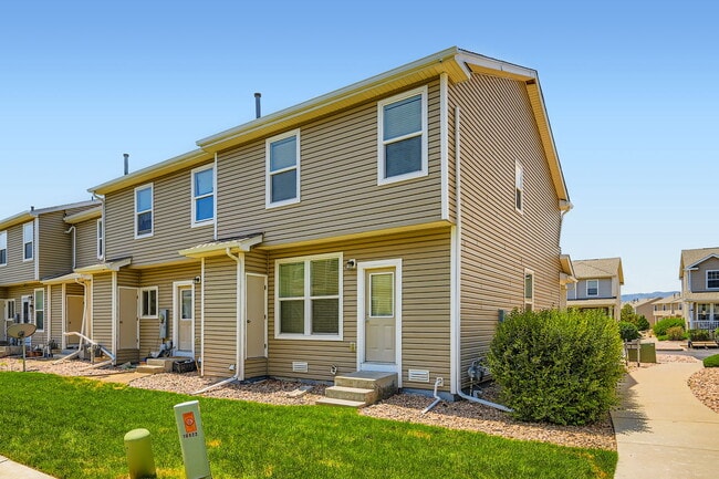 Building Photo - Fountain Townhome