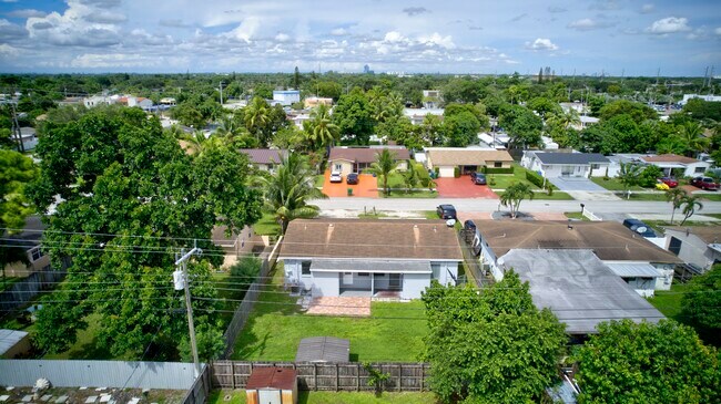 Building Photo - 6126 SW 19th St