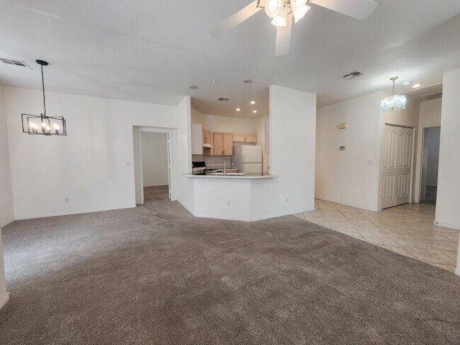 Building Photo - Silverado Ranch Single Story | 2 Bed | 2 Bath | 2-Car Garage