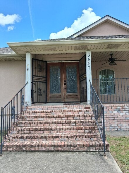 front door - 3447 Derby Pl