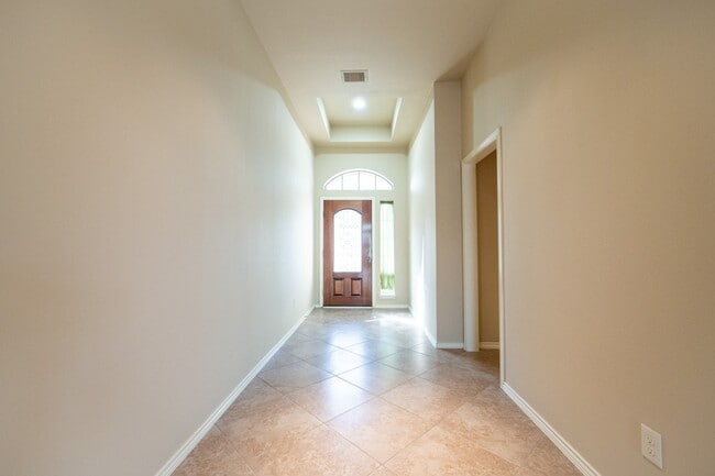 Building Photo - 5211 Belvedere Dr