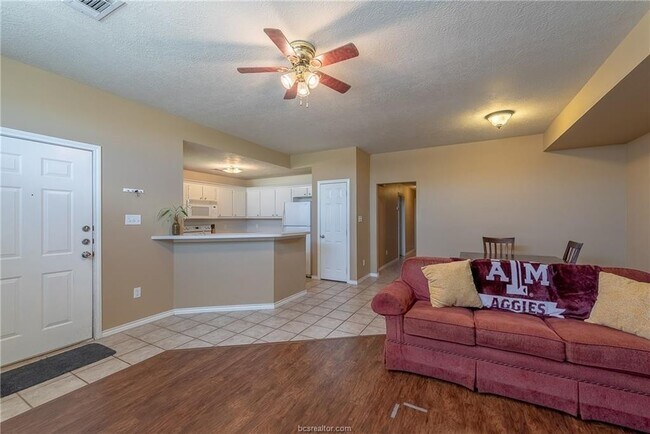 Building Photo - 1433 Western Oaks Ct