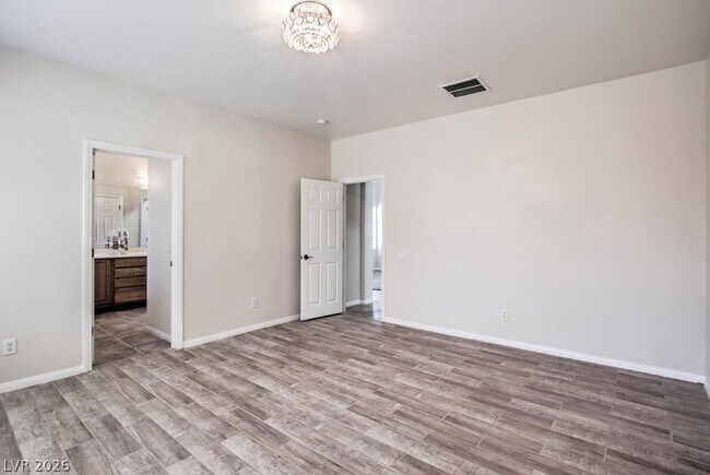 Building Photo - 10517 Howling Coyote Ave