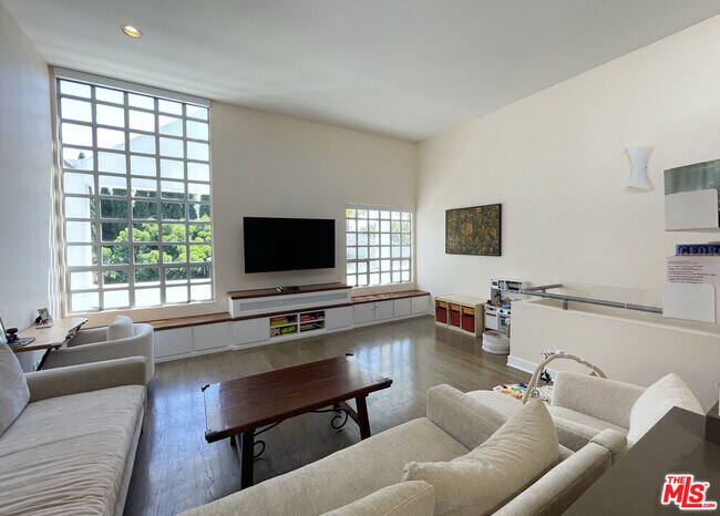 Building Photo - 2336 28th St