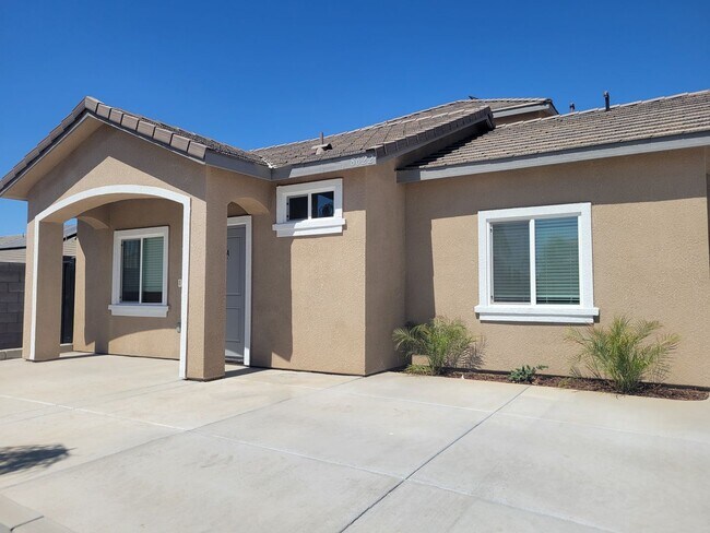 Primary Photo - 8622 Grandy St