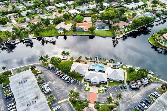 Building Photo - 140 Cypress Club Dr