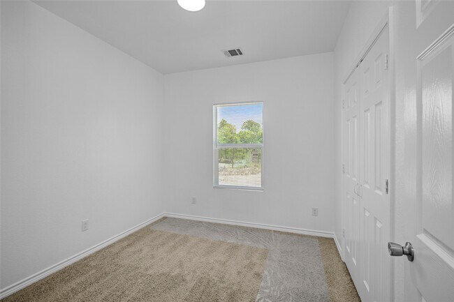 Building Photo - 9932 Fillmore St