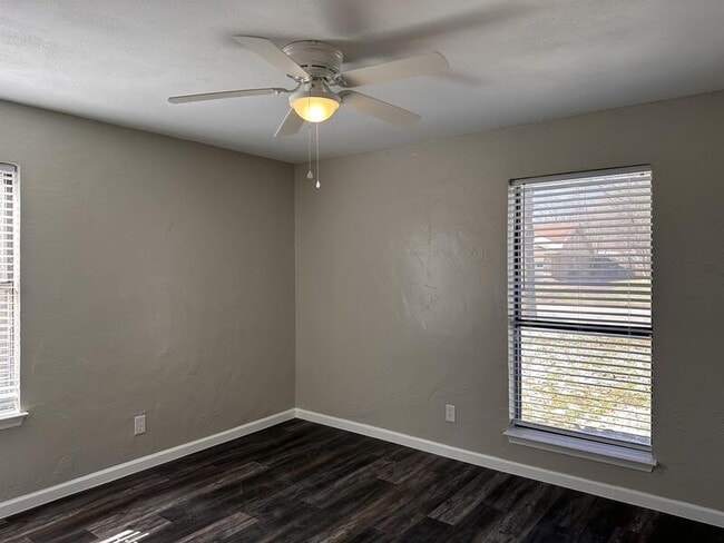 Building Photo - 503 Egret Ln