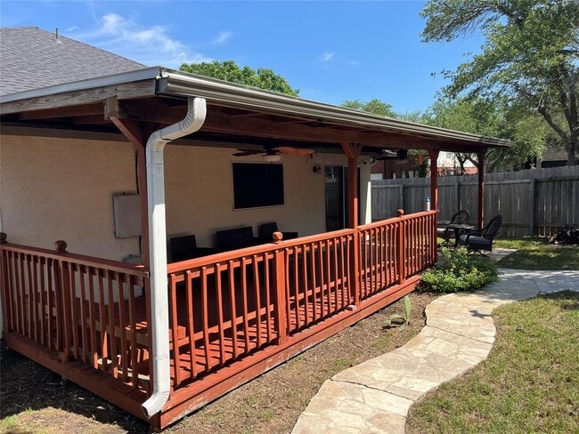 Building Photo - 17737 Kessler Dr