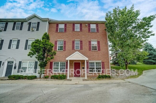 Building Photo - 1123 N Byrne Rd