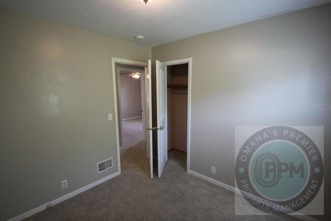 Building Photo - 3Bd/2Ba near 84th & I-80