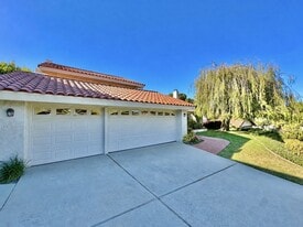 Building Photo - 26543 Academy Dr