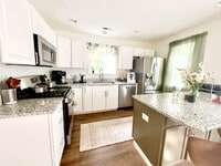 Building Photo - 694 Rock Lake Glen