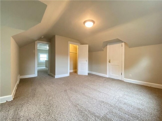 Building Photo - Charming 3 Bedroom 1.5 Bath Home
