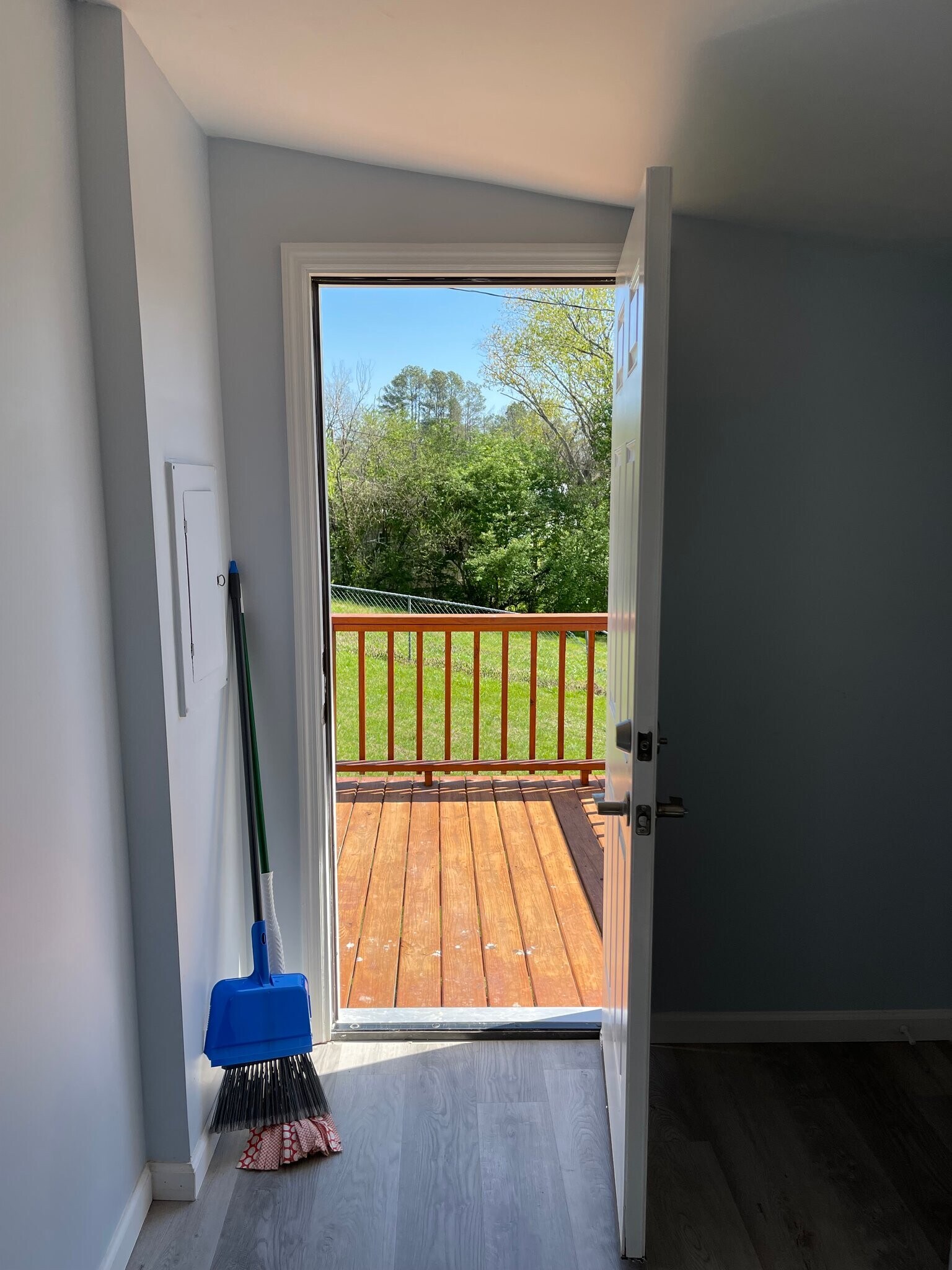 Building Photo - 711 Anton St