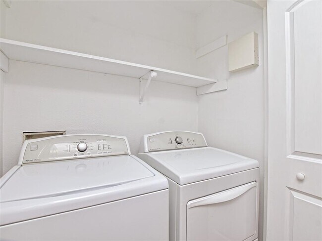 Building Photo - 710 Ramble Ln