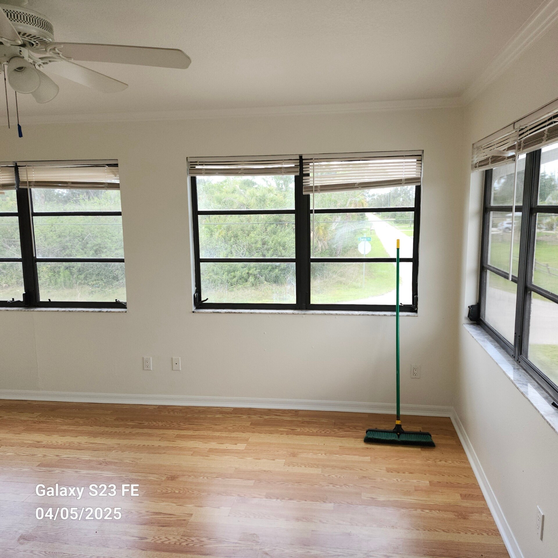 Building Photo - 322 Darst Ave