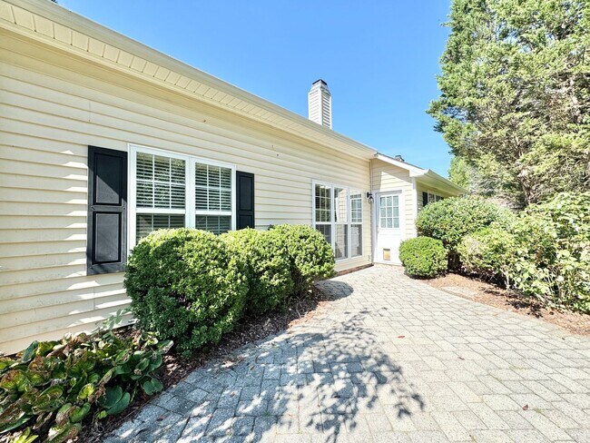 Building Photo - 4800 Corinthian Way