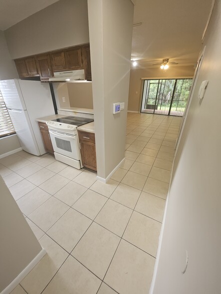 Building Photo - 4702 Capri Pl