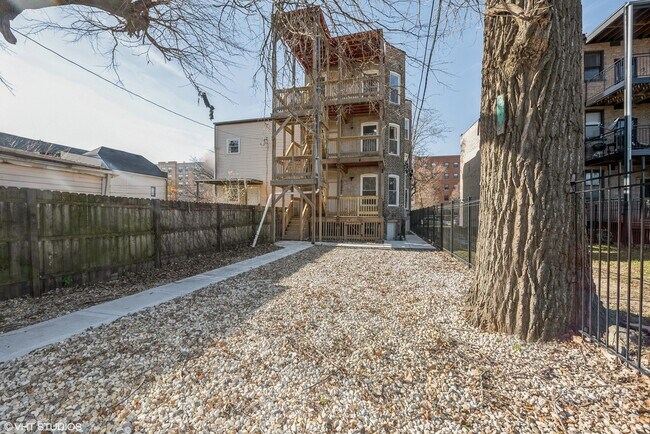 Building Photo - 5021 S Indiana Ave