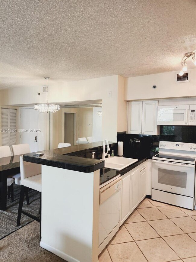 Building Photo - 19655 E Country Club Dr