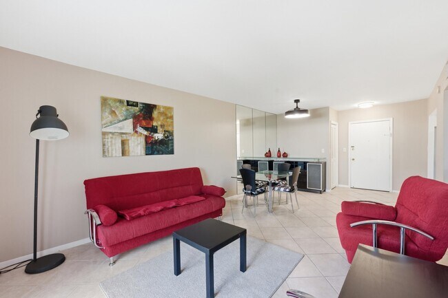 Building Photo - 200 S Birch Rd