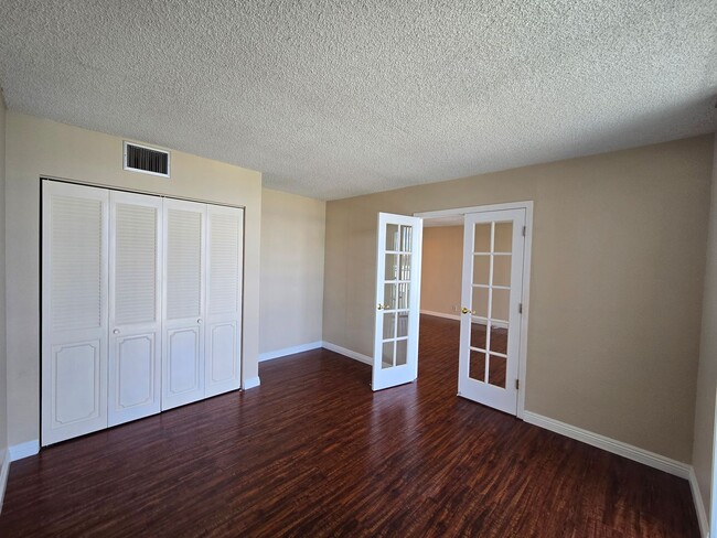 Building Photo - 2 Bedroom Condo at the Wimbledon Tennis Club Community