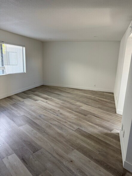 Building Photo - 11040 Hesby St