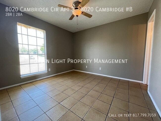 Building Photo - 8020 Cambridge Cir