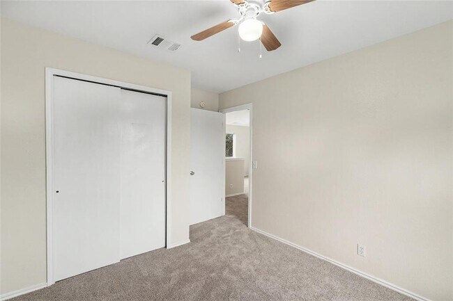 Building Photo - 172 Discovery