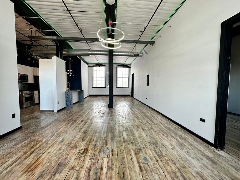 Building Photo - 109 Summer St