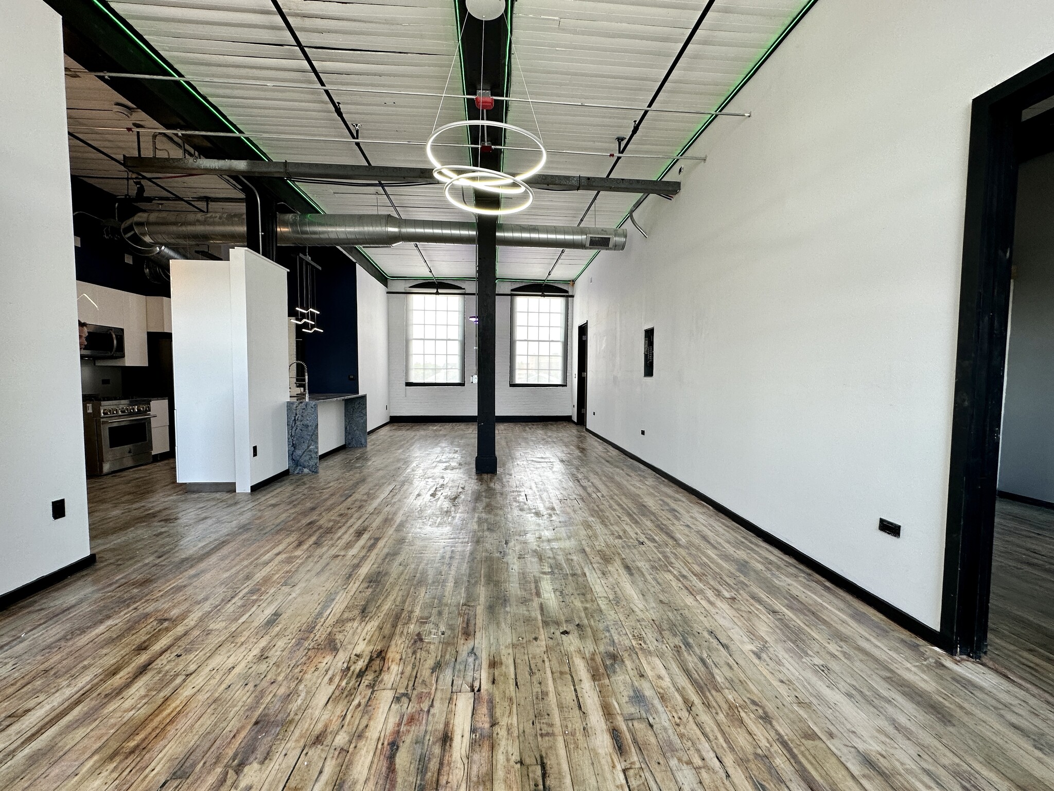 Building Photo - 109 Summer St