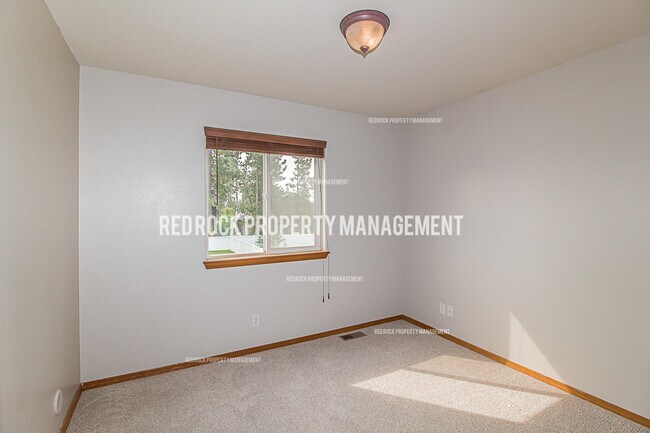 Building Photo - 7005 N Joanna Dr