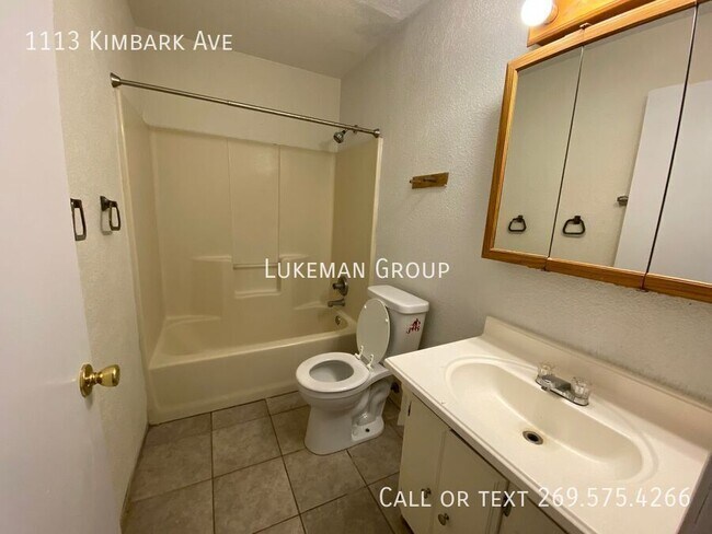 Building Photo - 1113 Kimbark Ave