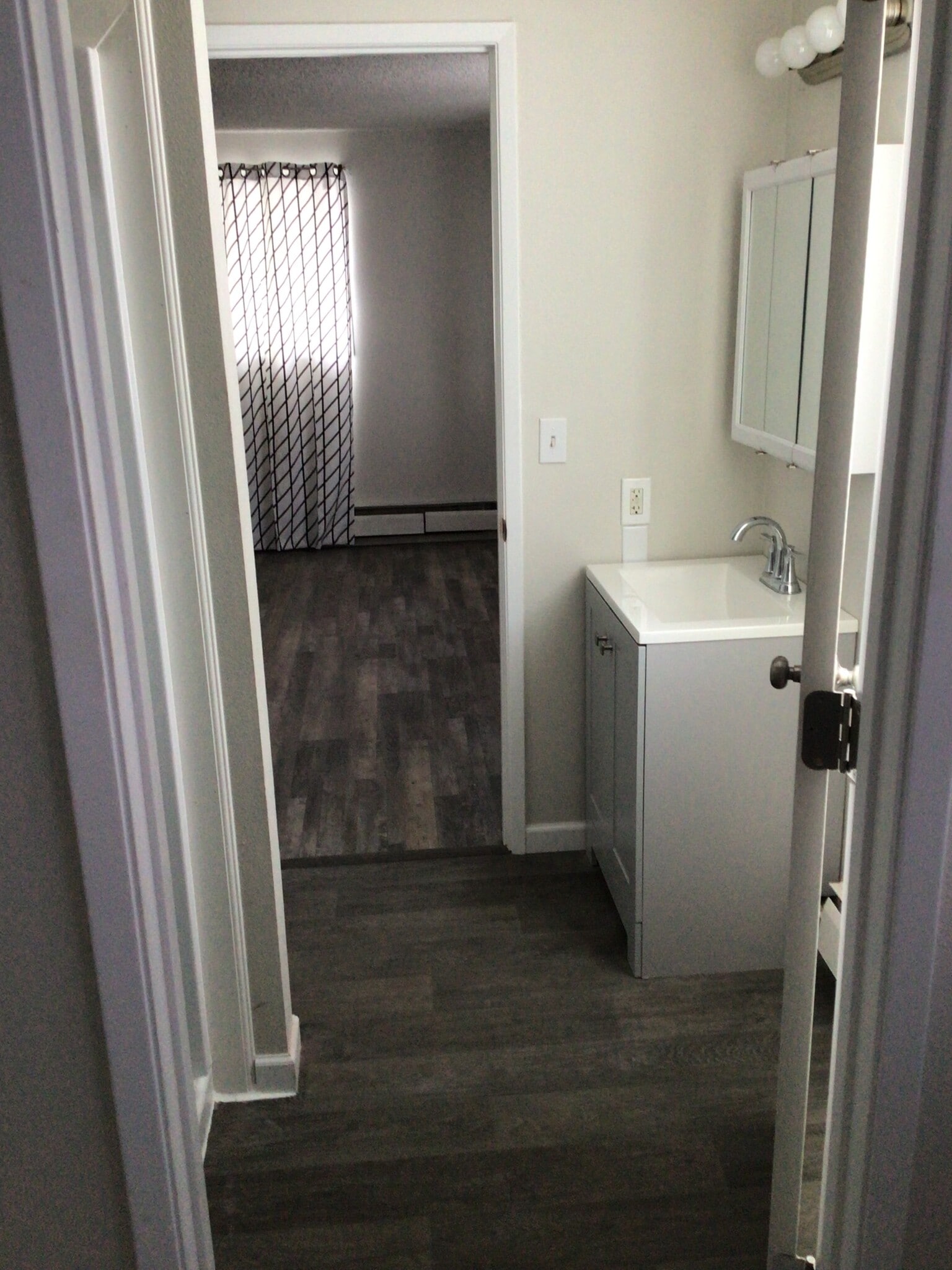 Building Photo - 1320 Summers Ln