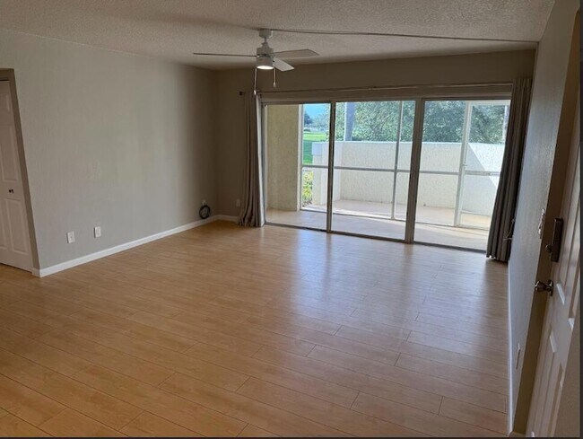 Building Photo - 1508 SE Royal Green Cir