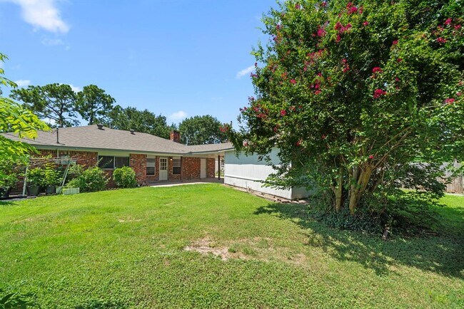 Building Photo - 8806 Langdon Ln
