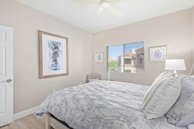 Building Photo - 11375 E Sahuaro Dr