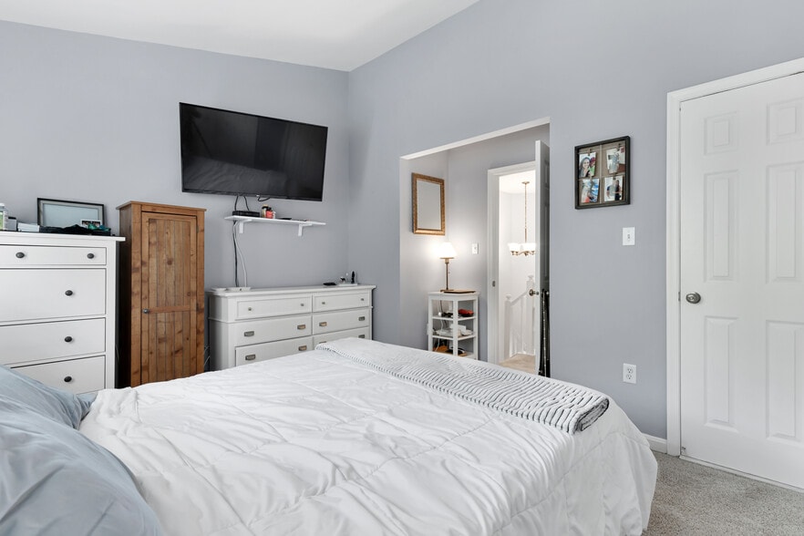 Building Photo - 6376 Chimney Wood Ct