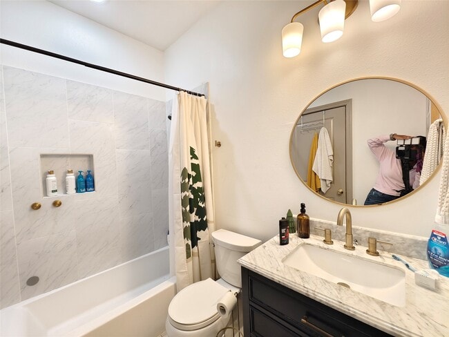 Building Photo - 1217 Campbell St