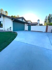 Building Photo - 26107 Galvez Ct