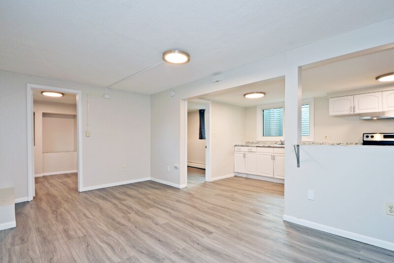 Building Photo - 1366 Pascal St