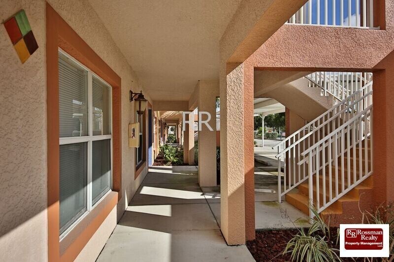 Building Photo - Santa Barbara Villas