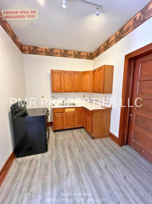 Building Photo - Red Oak Apartments