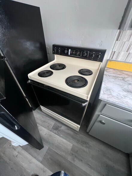 Building Photo - 8403 Buffalo Ave