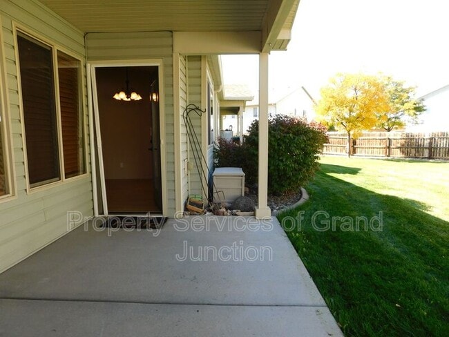 Building Photo - 1213 E Carolina Ave