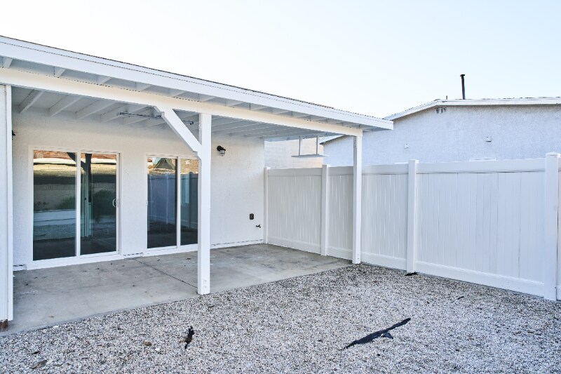 Building Photo - 606 E Realty St