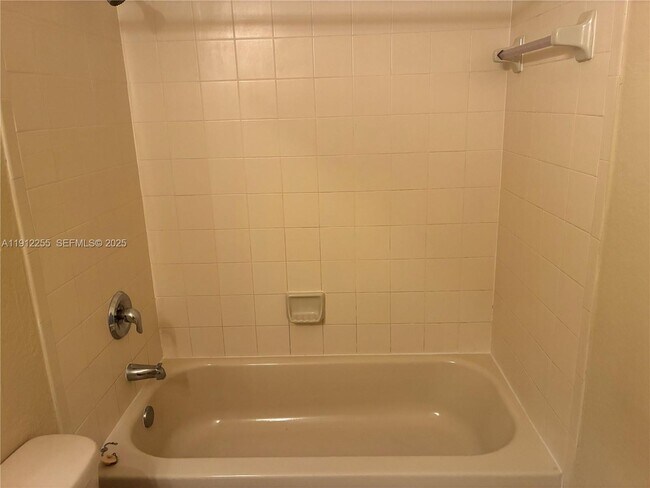 Building Photo - 1666 SE 27th Ct